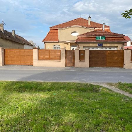 Ambrozia Guesthouse Nagykanizsa Bagian luar foto