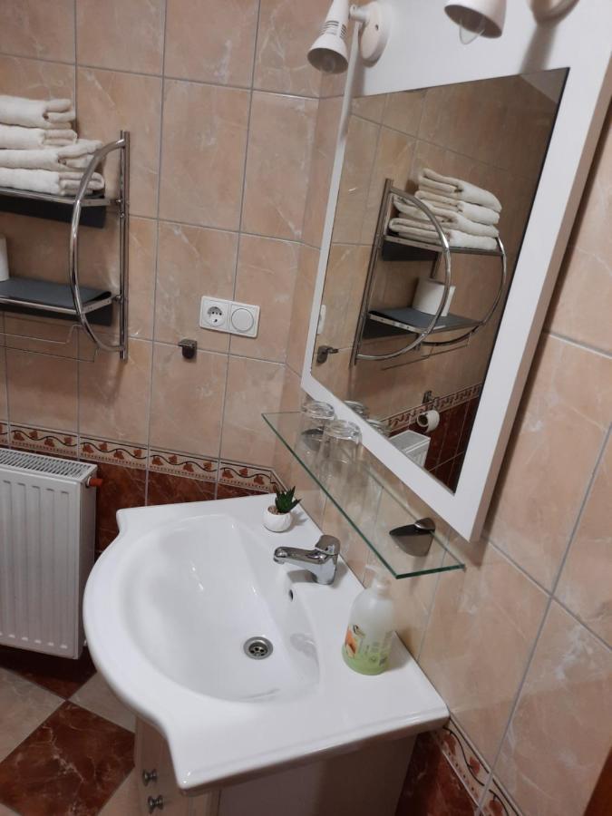 Ambrozia Guesthouse Nagykanizsa Bagian luar foto