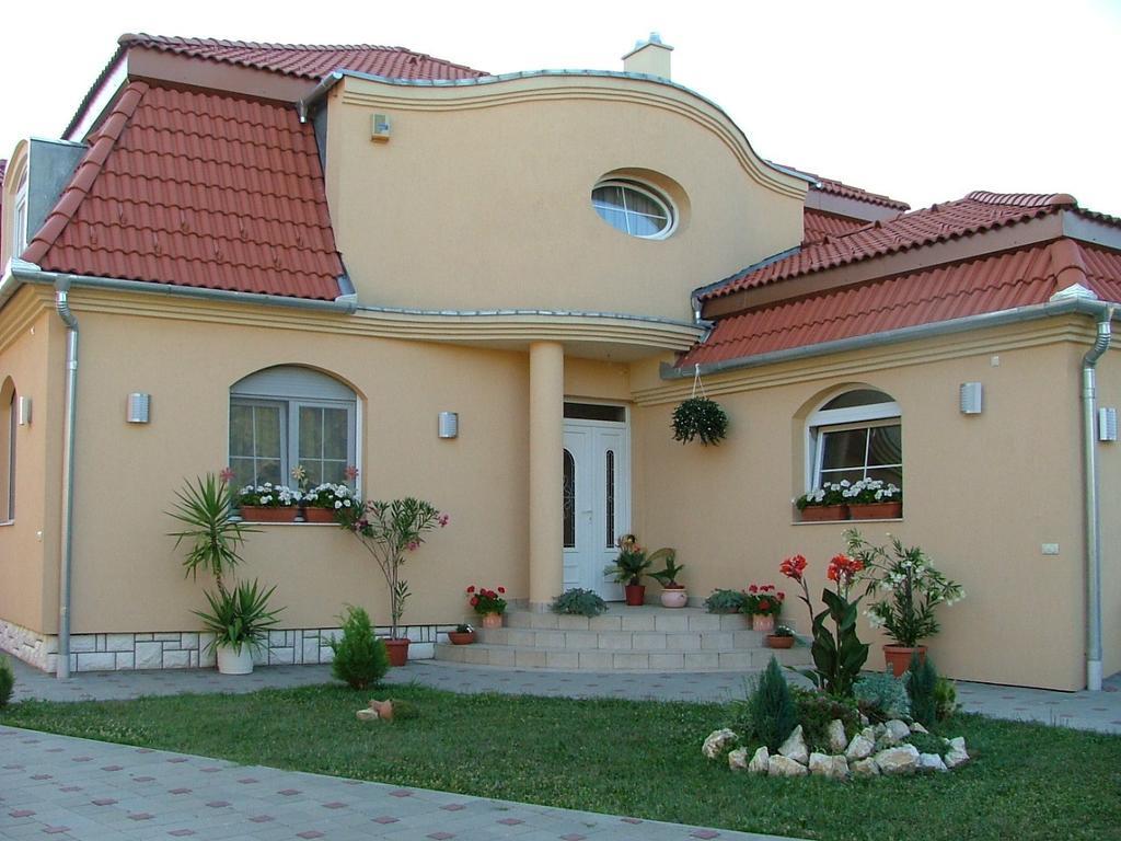 Ambrozia Guesthouse Nagykanizsa Bagian luar foto