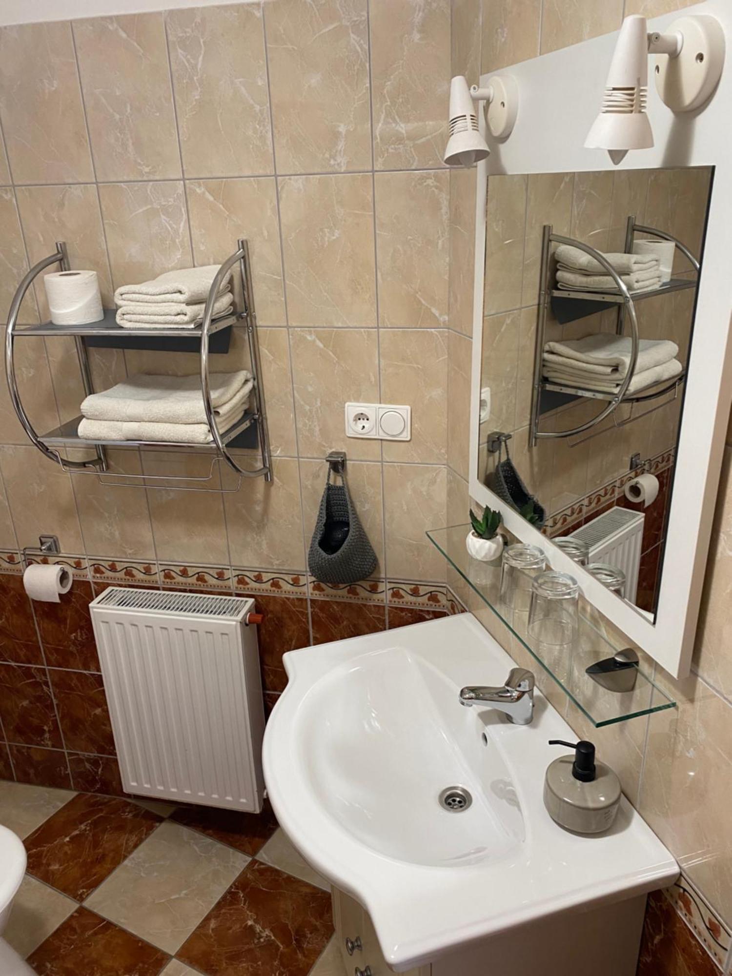 Ambrozia Guesthouse Nagykanizsa Bagian luar foto
