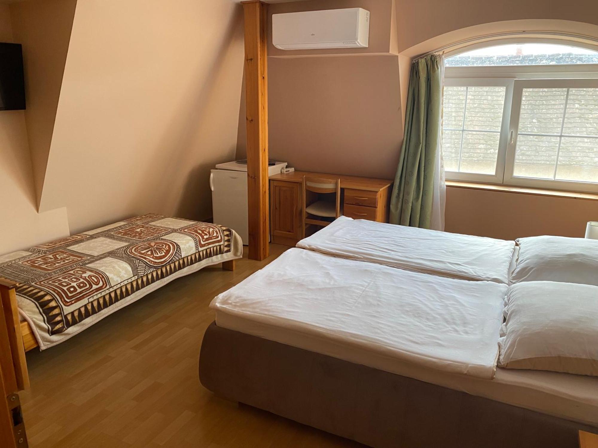 Ambrozia Guesthouse Nagykanizsa Bagian luar foto