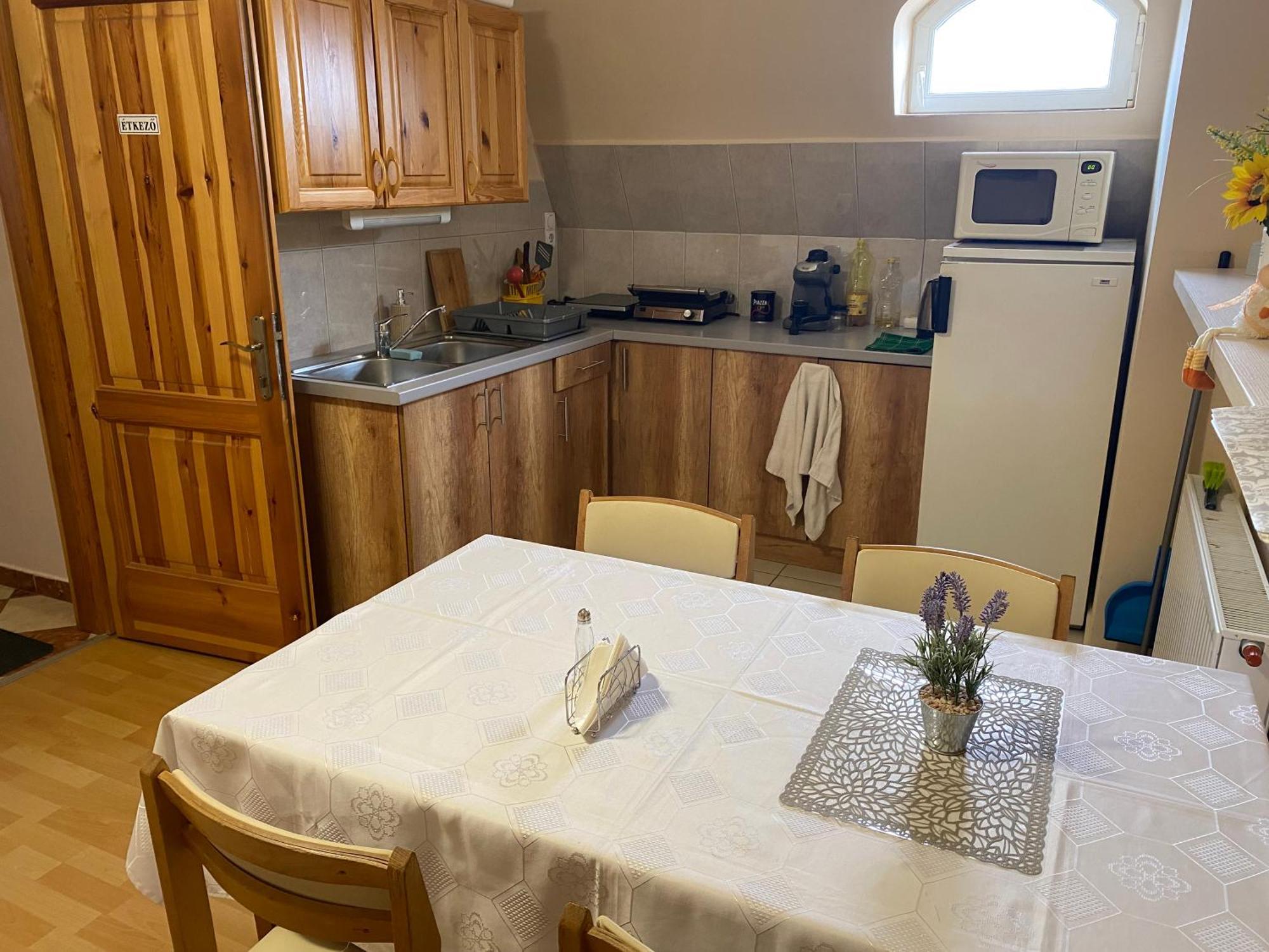 Ambrozia Guesthouse Nagykanizsa Bagian luar foto