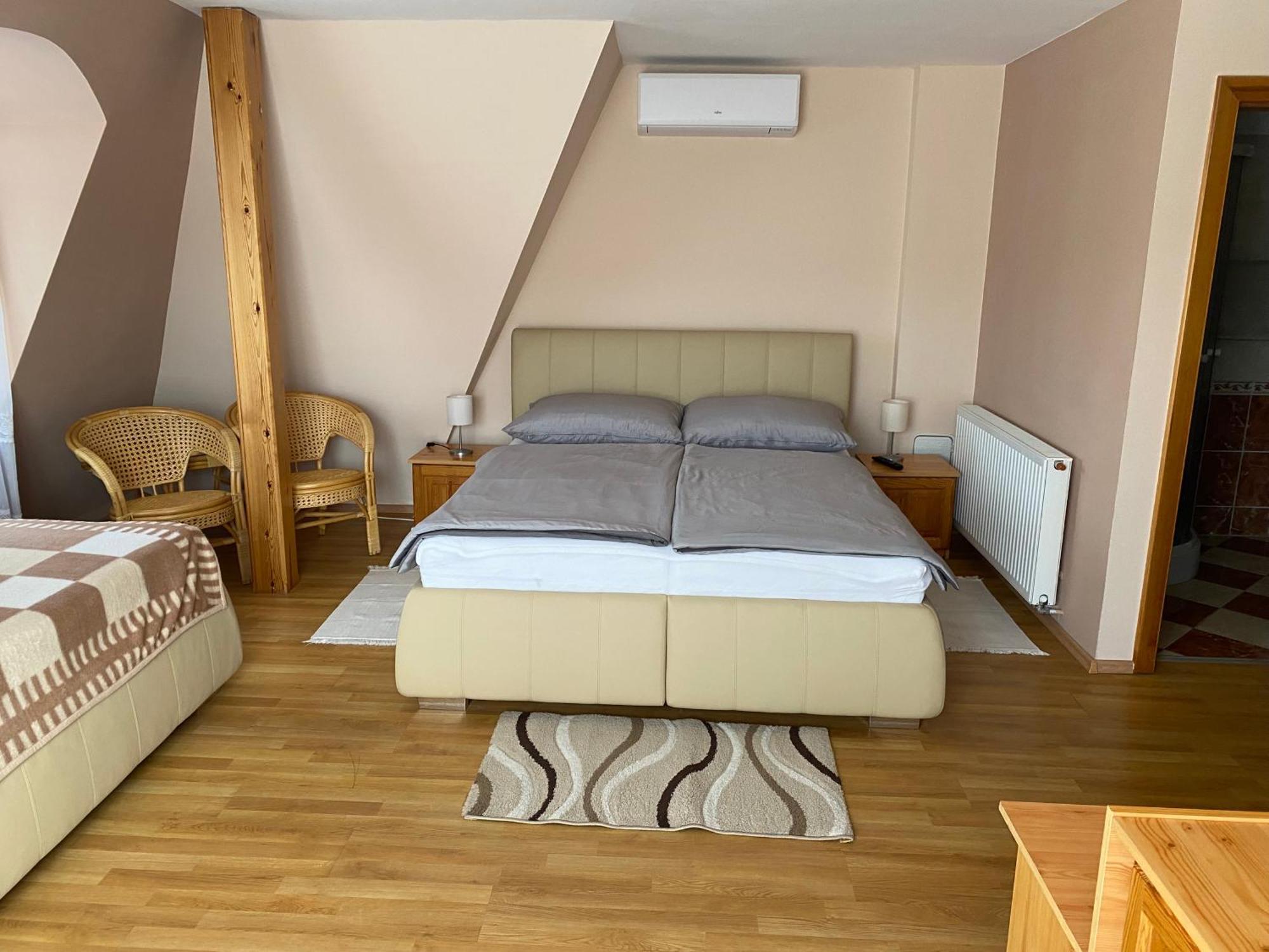 Ambrozia Guesthouse Nagykanizsa Bagian luar foto