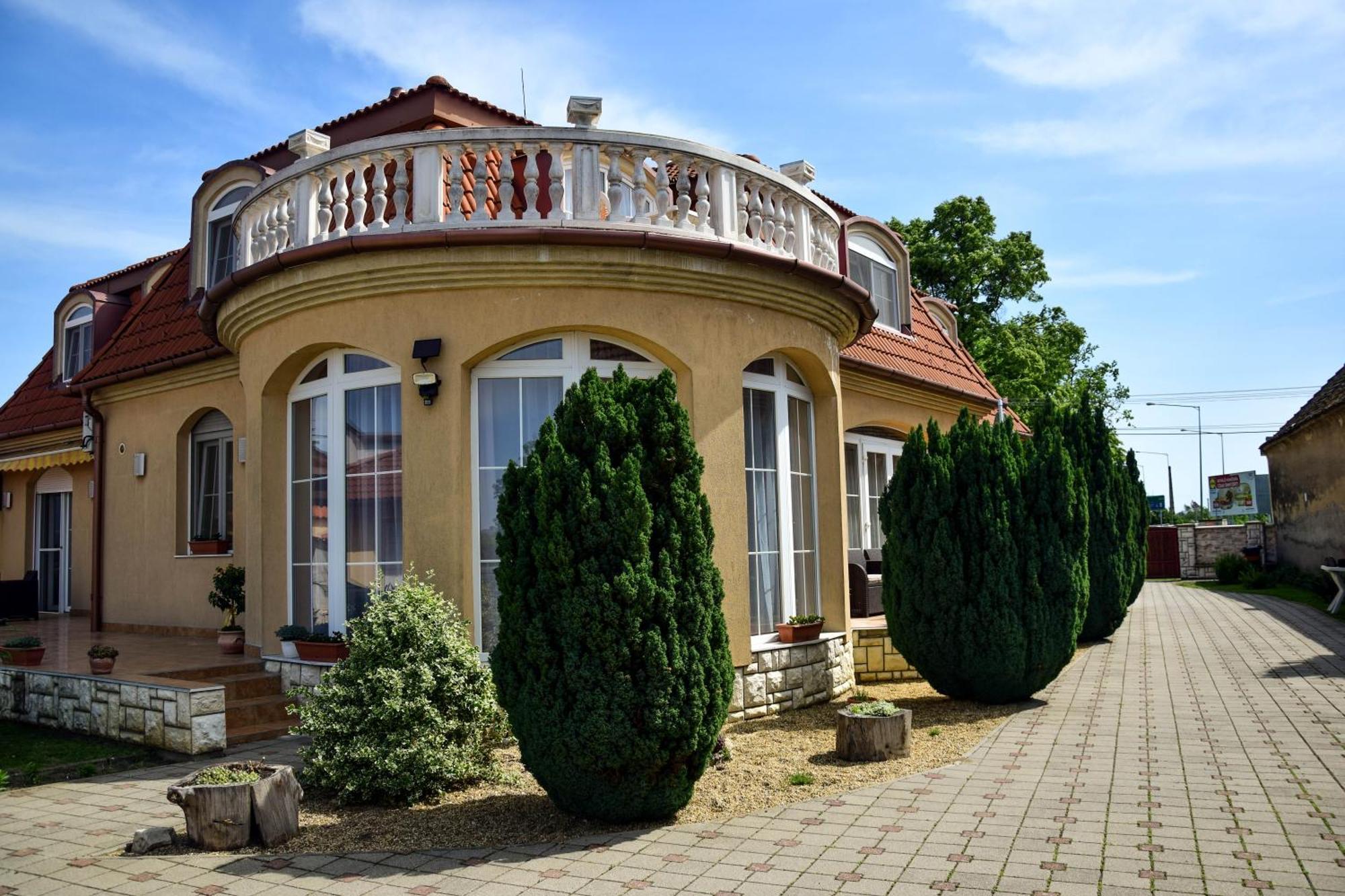 Ambrozia Guesthouse Nagykanizsa Bagian luar foto