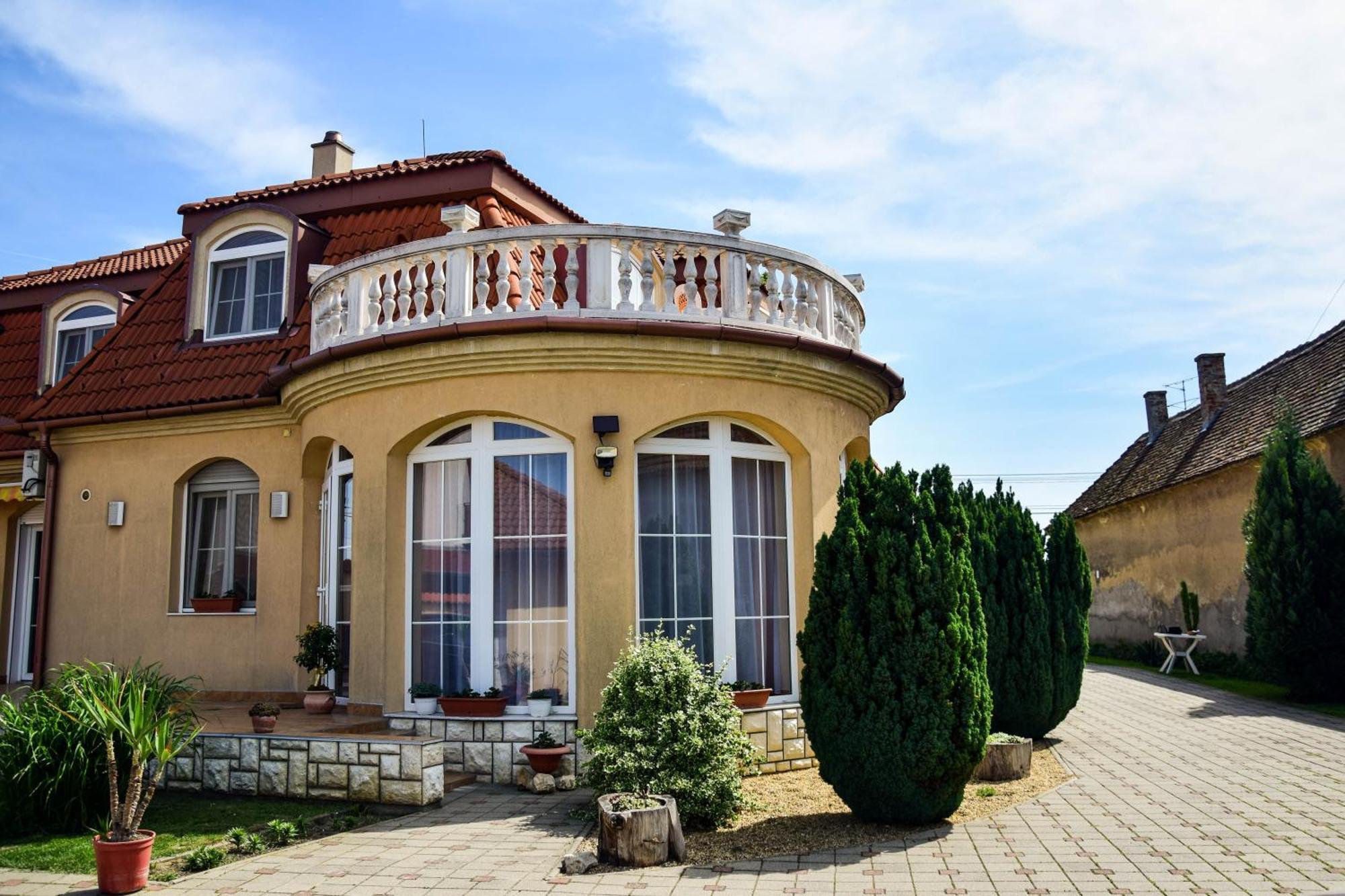 Ambrozia Guesthouse Nagykanizsa Bagian luar foto