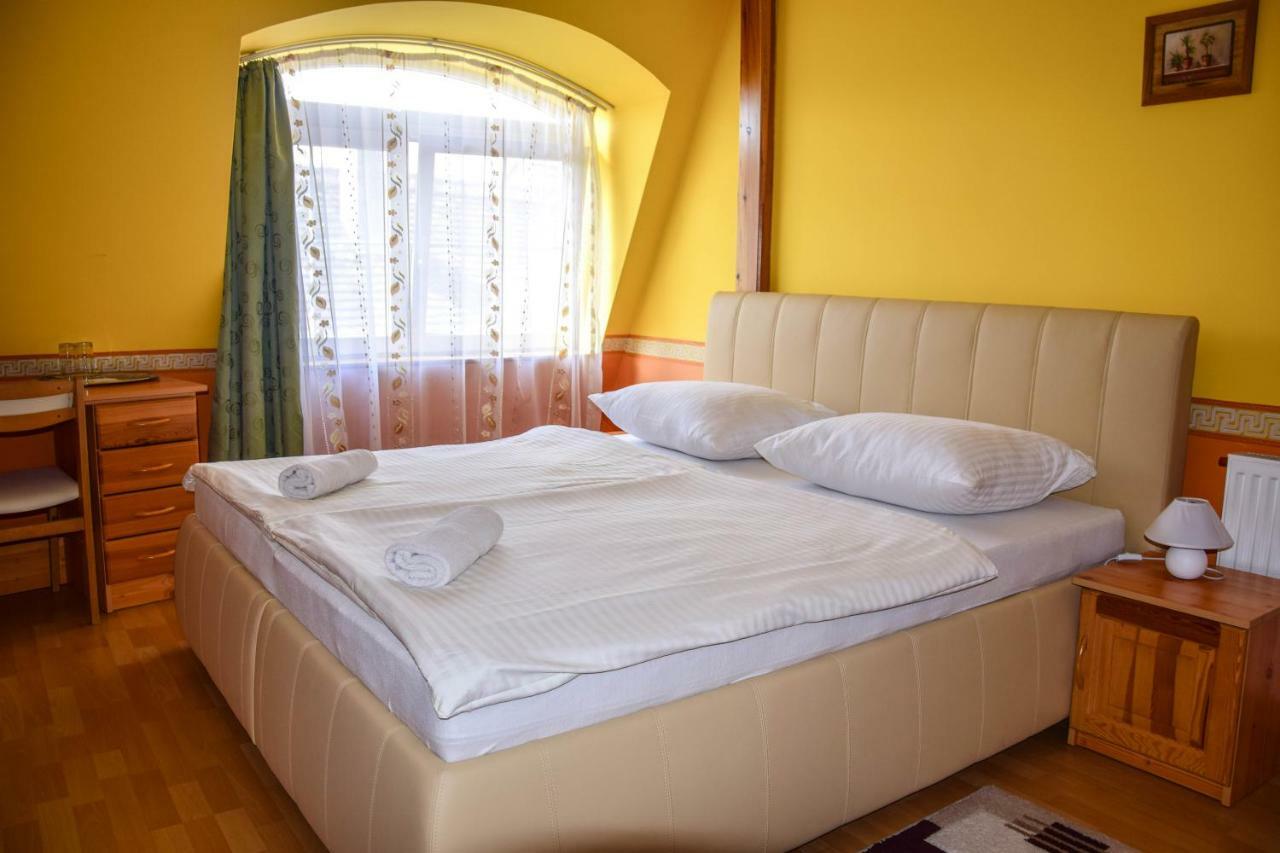 Ambrozia Guesthouse Nagykanizsa Bagian luar foto